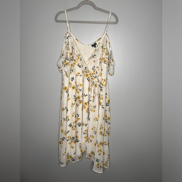 Torrid Ivory Chiffon Floral Wrap Dress - Picture 4 of 6